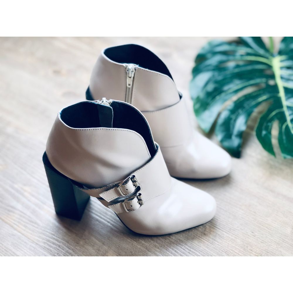 Jeffery Campbell Taupe Booties Size 6